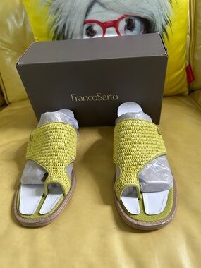Franco Sarto Yellow Woven Toe-Loop Sandals NIB Size 8 ($165) NIB